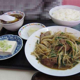 ニラレバ炒め定食(東新軒)