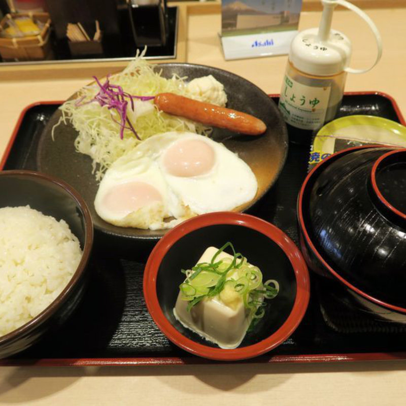 ソーセージエッグ定食（豚汁変更）(松のや 板宿店 )