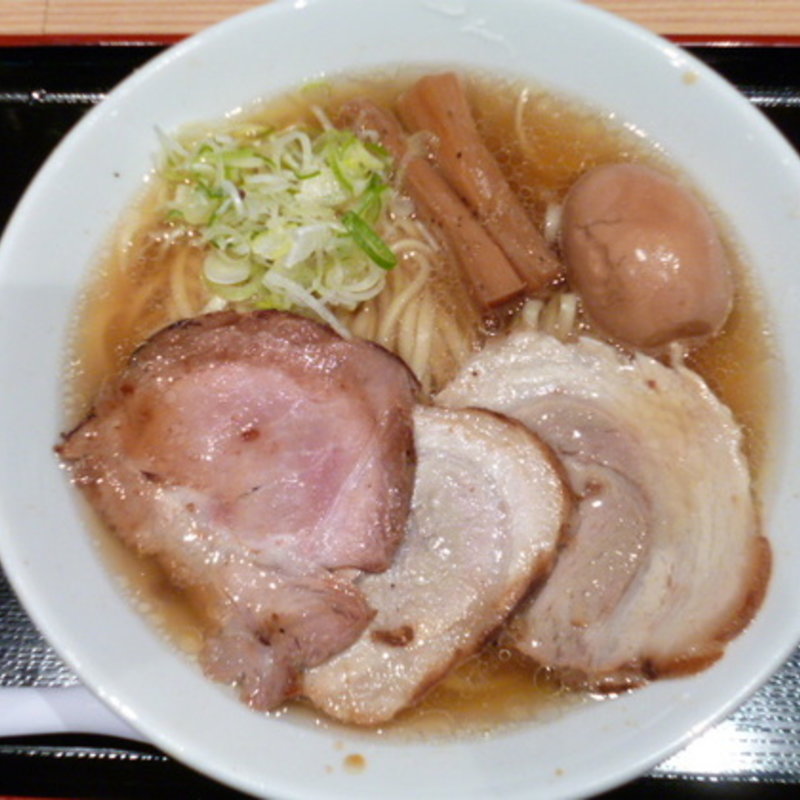 半熟味玉らーめん(松戸富田麺業 千葉駅構内)