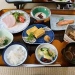 朝食