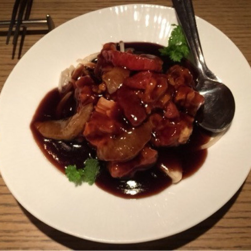 三種ﾋﾞﾈｶﾞｰとｸﾞﾚｰﾌﾟﾌﾙｰﾂの酢豚(柳華)