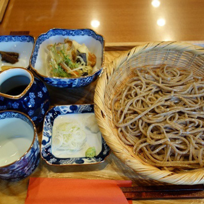 ざるそば（田舎）(柿（こけら）)