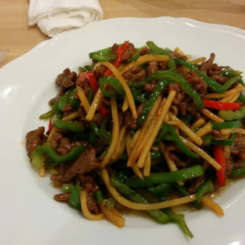 青椒肉絲(栄児 家庭料理 本郷店)