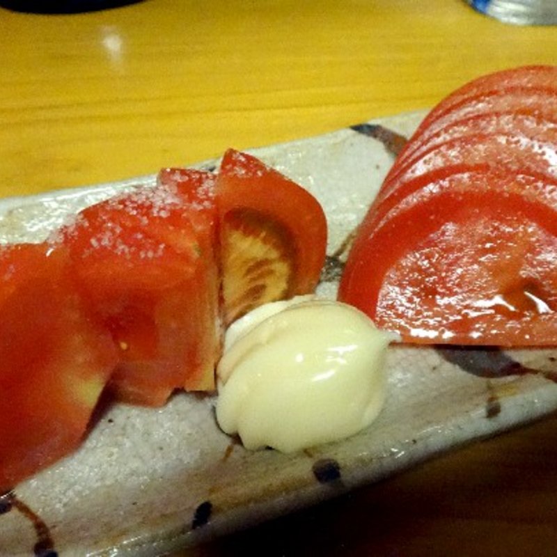 冷やしトマト(大衆酒蔵 栄屋)