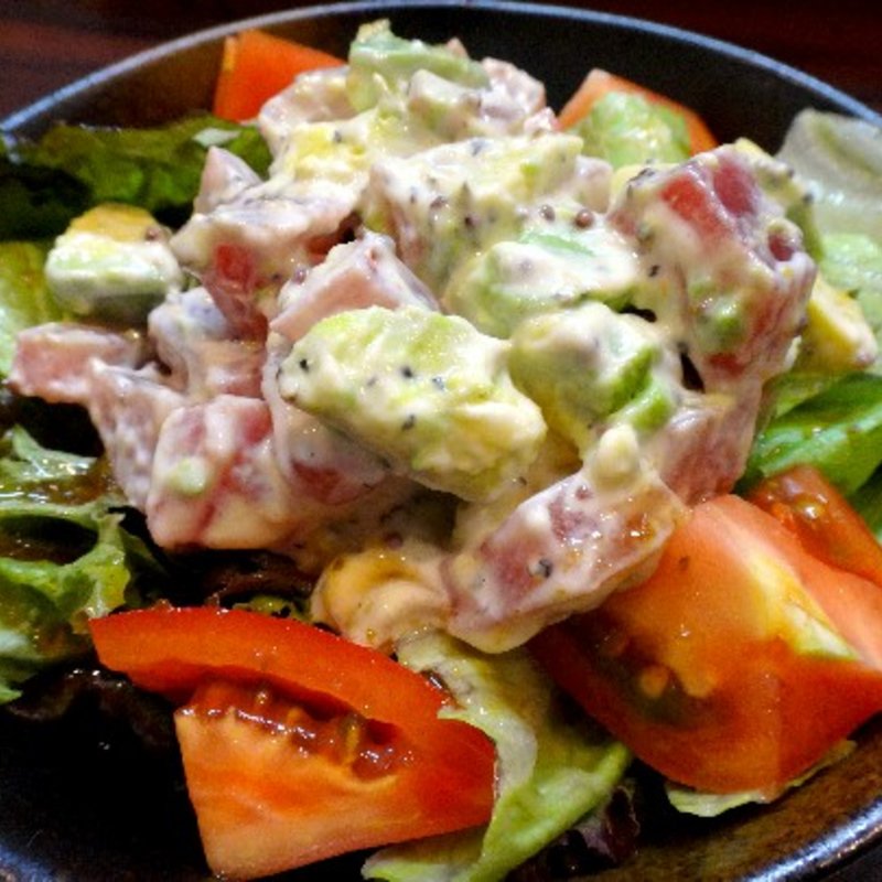 鮪とアボガドのサラダ(根ぎし )