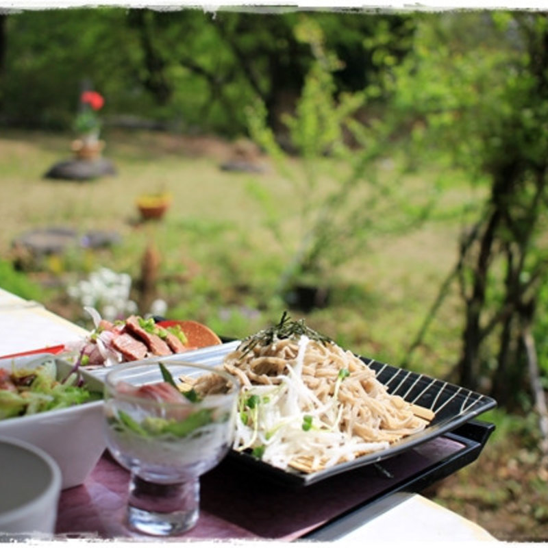 ざる蕎麦と上州和牛のあぶり(桜ながとろ)