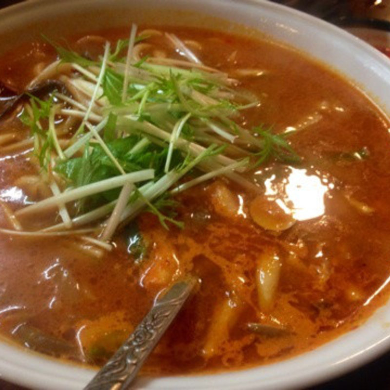 オンメン（塩味・辛味）(梁山苑)