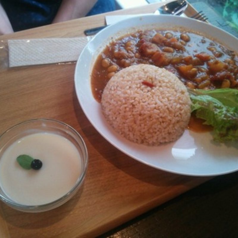 デトックス茶入りカレー(森の学校 )