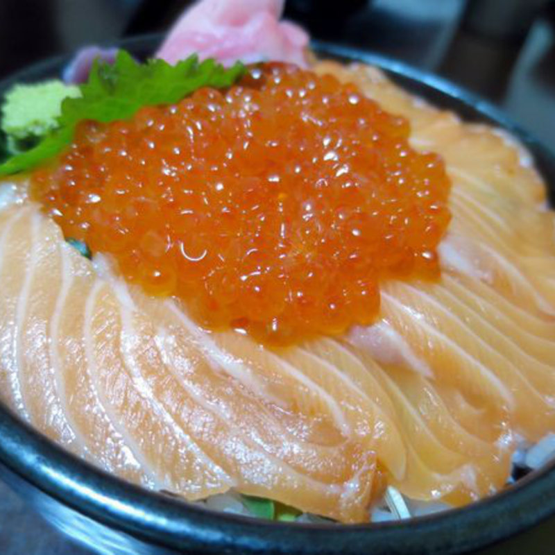 サーモンといくらの親子丼大盛り(楓 （カエデ）)