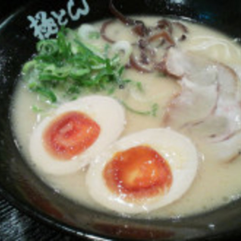 とんこつラーメン(極とんラーメン 駅前店 )