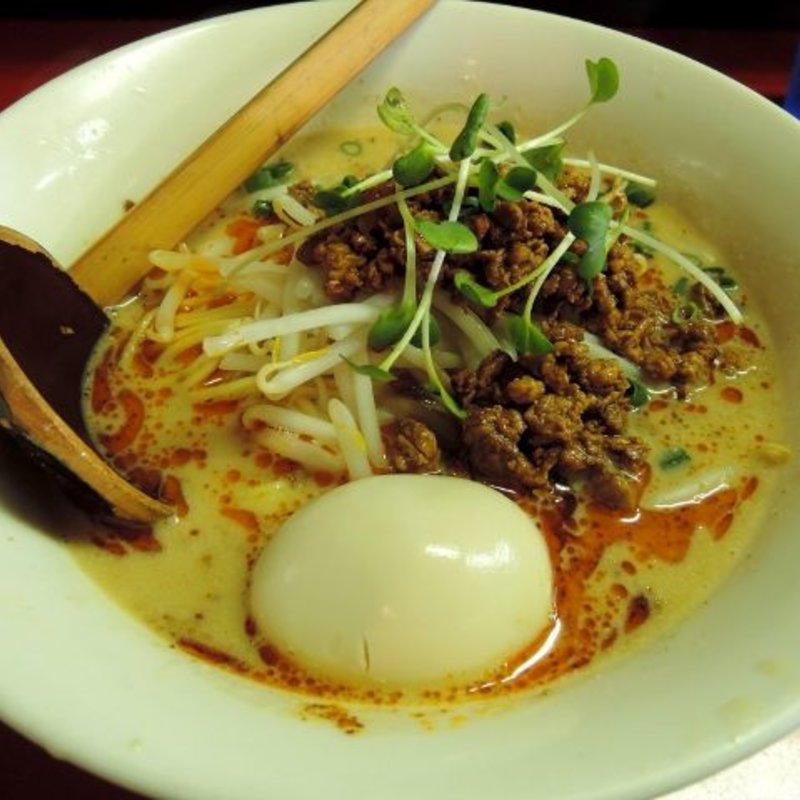 味玉つき極担々麺（辛め）(極担々麺 真空 )