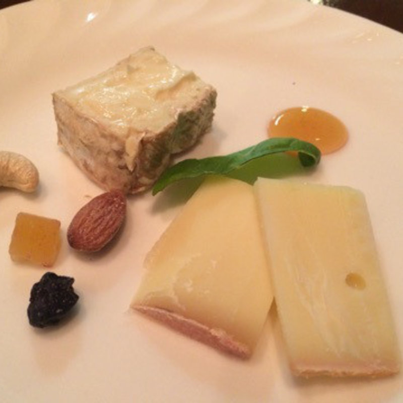 ﾁｰｽﾞ盛り合わせ(極楽とんぼのフォアグラ屋)