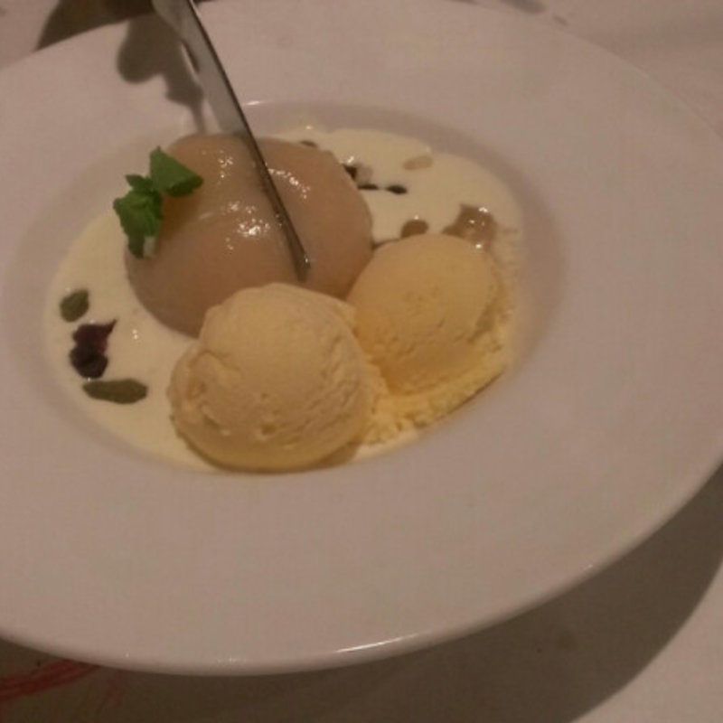 桃のコンポートとアイス(Cheese Cafe)