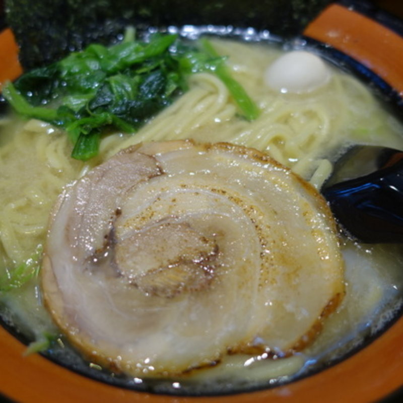 醤油豚骨ラーメン(横浜家系ラーメン　なかいち家 )