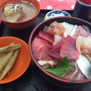 海鮮丼(横浜魚市場卸共同組合　厚生食堂 )