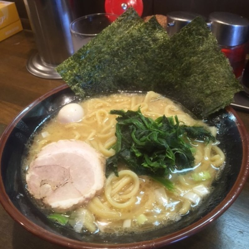 醤油ラーメン(横濱家系ラーメン 銀輪家 )
