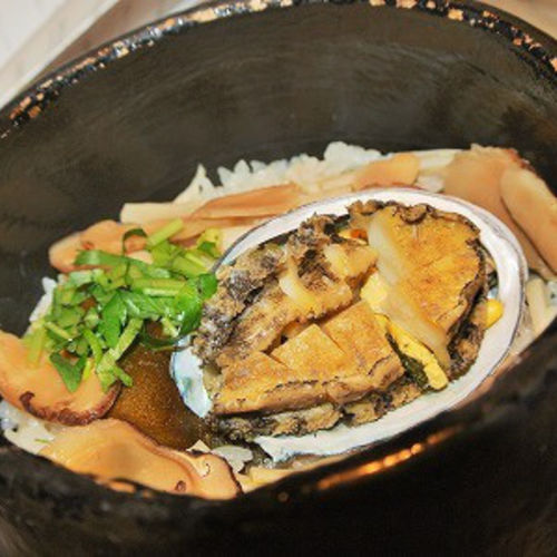 鮑と早松茸の炊き込みごはん 正しい晩ごはん 白 はく の口コミ一覧 おいしい一皿が集まるグルメコミュニティサービス Sarah