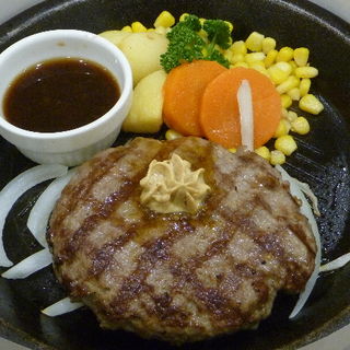 100%ビーフ肉塊ハンバーグ（200g）(武蔵ハンバーグ グランツリー武蔵小杉店)
