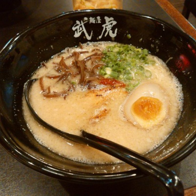 背脂豚骨ラーメン(武虎 泡瀬店 )