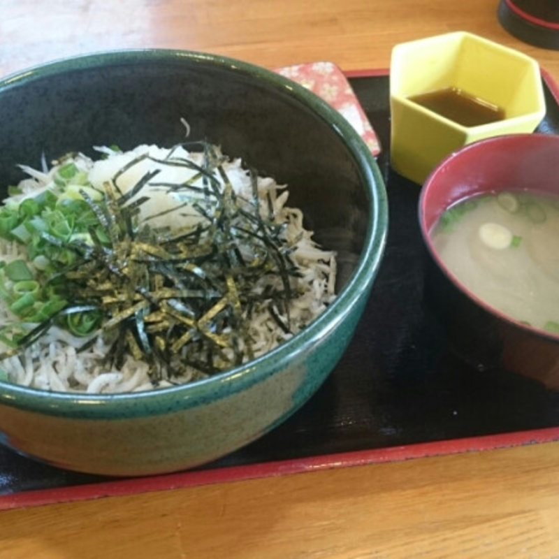 あけはまちりめん丼(民宿故郷 )