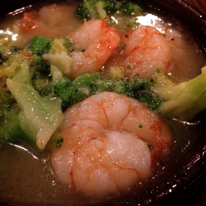 海老とブロッコリーのアヒージョ(池尻バル トリイチ)