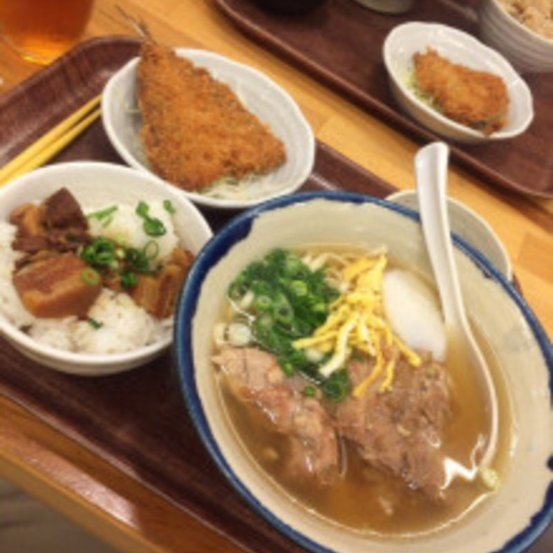 そばセット（てびちそばにラフテーご飯）(行集談四朗商店)