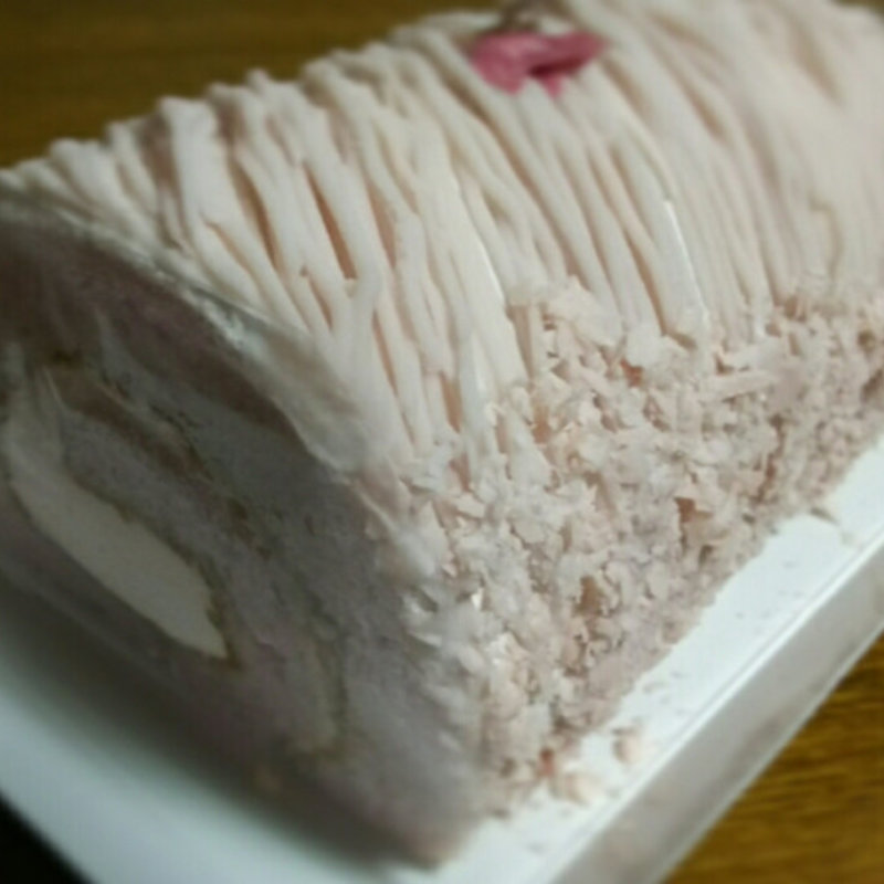 さくらロールケーキ(治一郎カフェ 吉祥寺パルコ店 （Jiichiro's Cafe.）)
