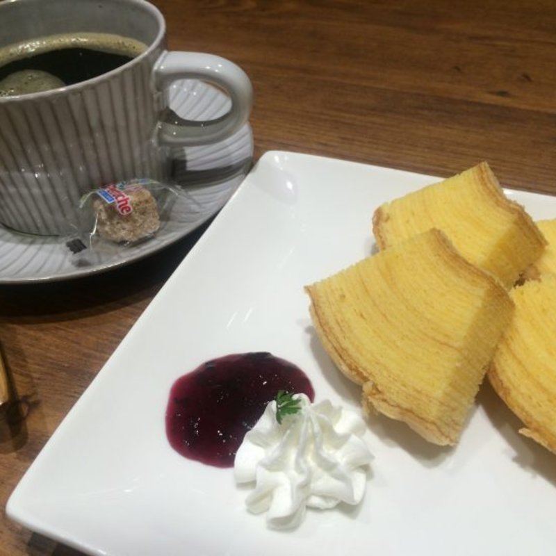 バームクーヘン(治一郎カフェ 吉祥寺パルコ店 （Jiichiro's Cafe.）)