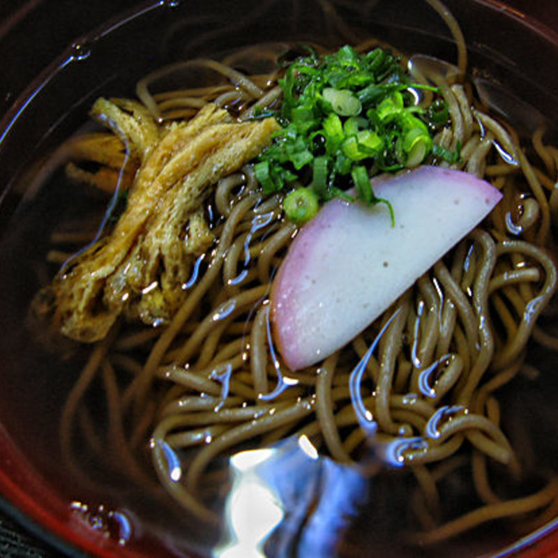 黒うどん　(泉場食堂 )