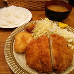 チキンカツとカニクリームコロッケのコンビフライ(洋食GOTOO)