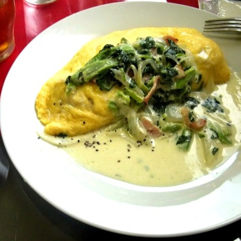 ホウレン草とベーコンのクリームオムライスランチコーヒーセット(とら吉 )