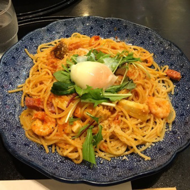 湯葉と海老とモッツァレラチーズのトマトクリーム 
温玉添え(洋麺屋 五右衛門 名古屋ユニモール店)