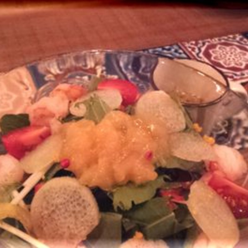 バレンシアオレンジドレッシングの海老サラダ(活海老バル orb 北新地 （オーブ）)