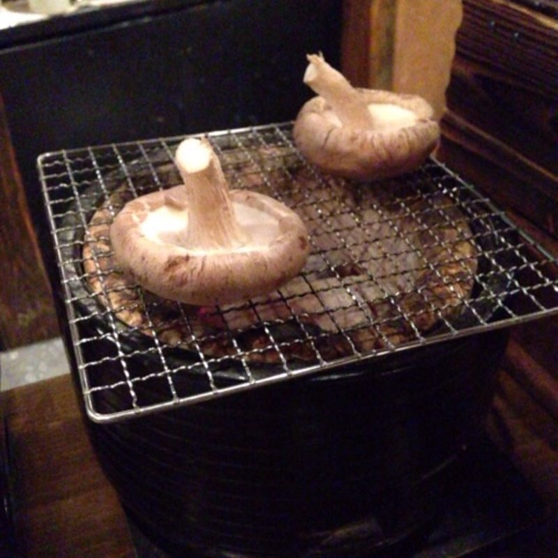 あぶり椎茸(活食・隠れ酒蔵 かけはし)