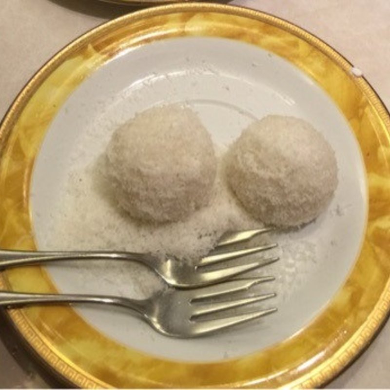 ココナッツ団子(浜木綿 山手通本店)