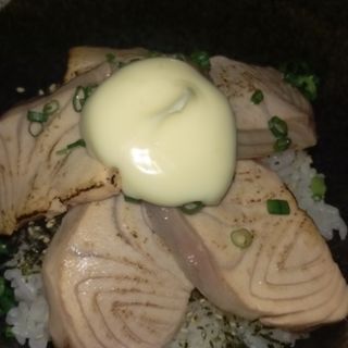炙りサーモン丼(浜焼次郎 池袋西口店)
