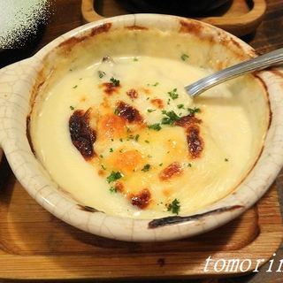 カキとマッシュルームグラタン(浦野屋 やきとんてるてる)