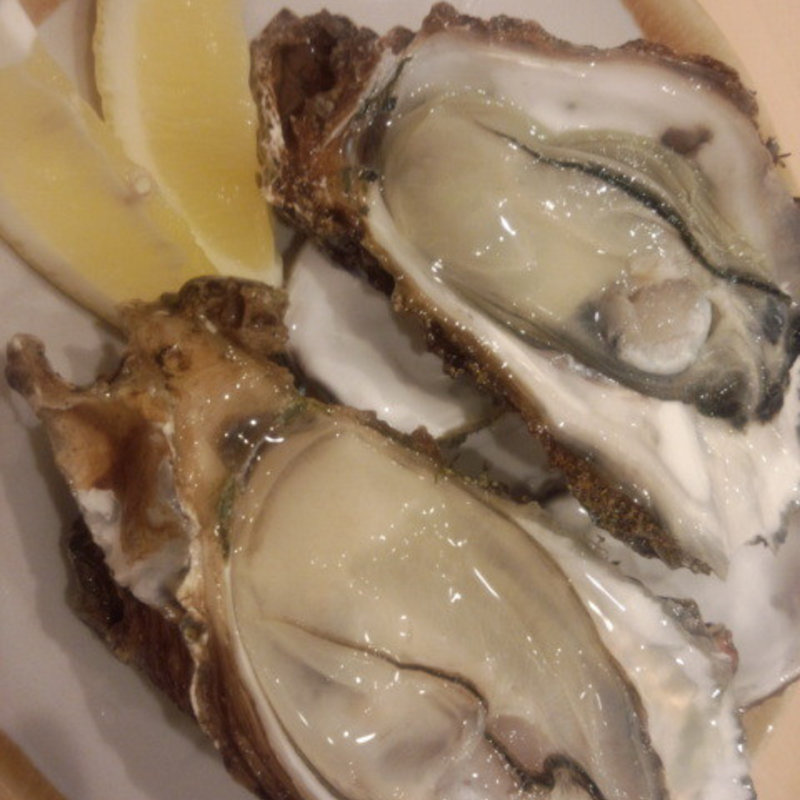 生牡蠣(海鮮料理 海 （うみ）)