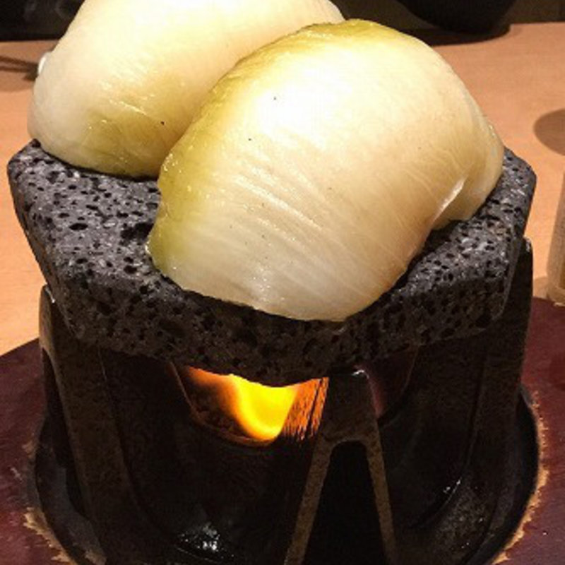 玉葱の溶岩焼き(淡路島と喰らえ 三軒茶屋店 )