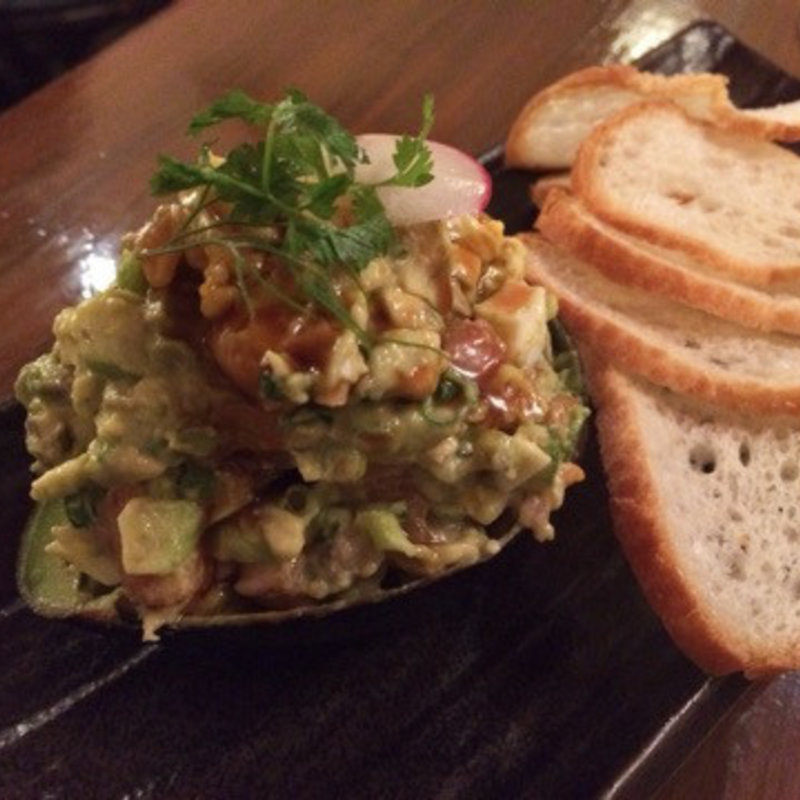 サーモンとアボカドのタルタル(清水亭)