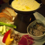 牡蠣と旬菜のチーズフォンデュ