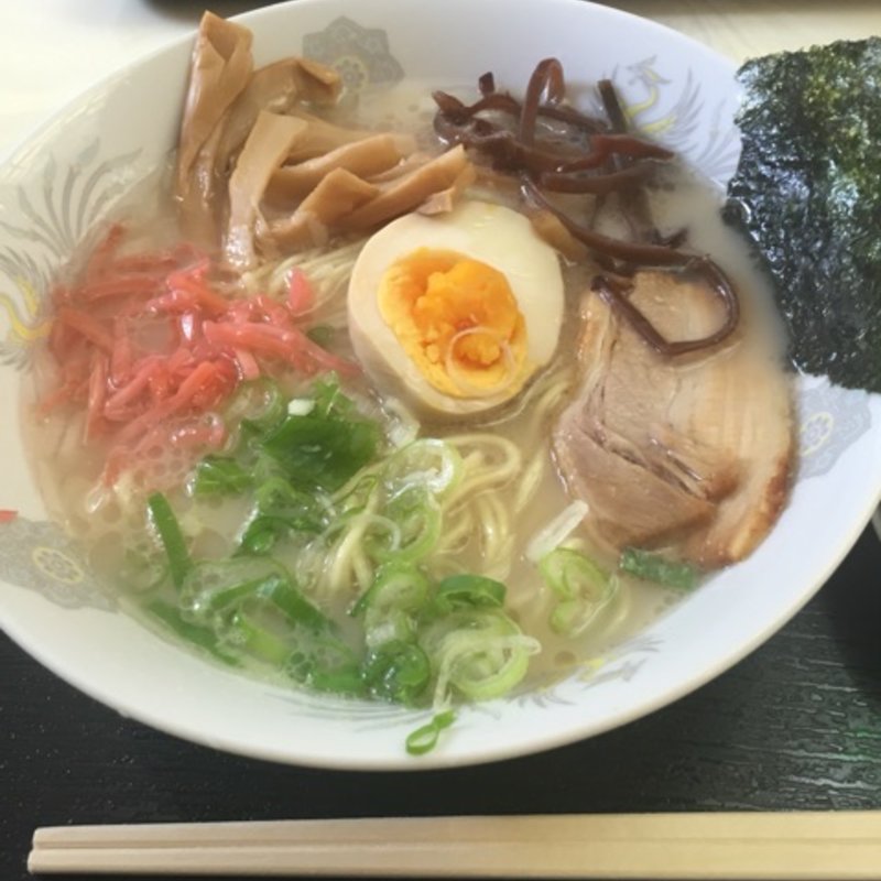 とんこつラーメン(港の食堂 師崎港)