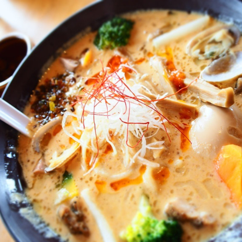 野菜と有機豆乳の味噌ラーメン(湖麺屋 リールカフェ （Reel Cafe）)