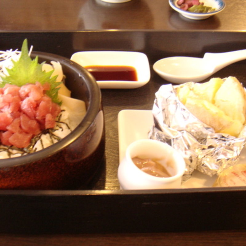 中落ち丼とおそばのセット(湯の郷ほのか 蘇我店)