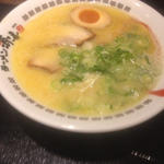 豚骨味の源喜ラーメン
