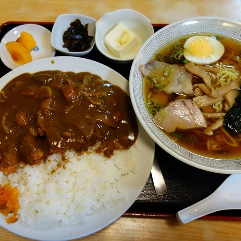 ラーメンとカツカレーのセット(滝乃家 )