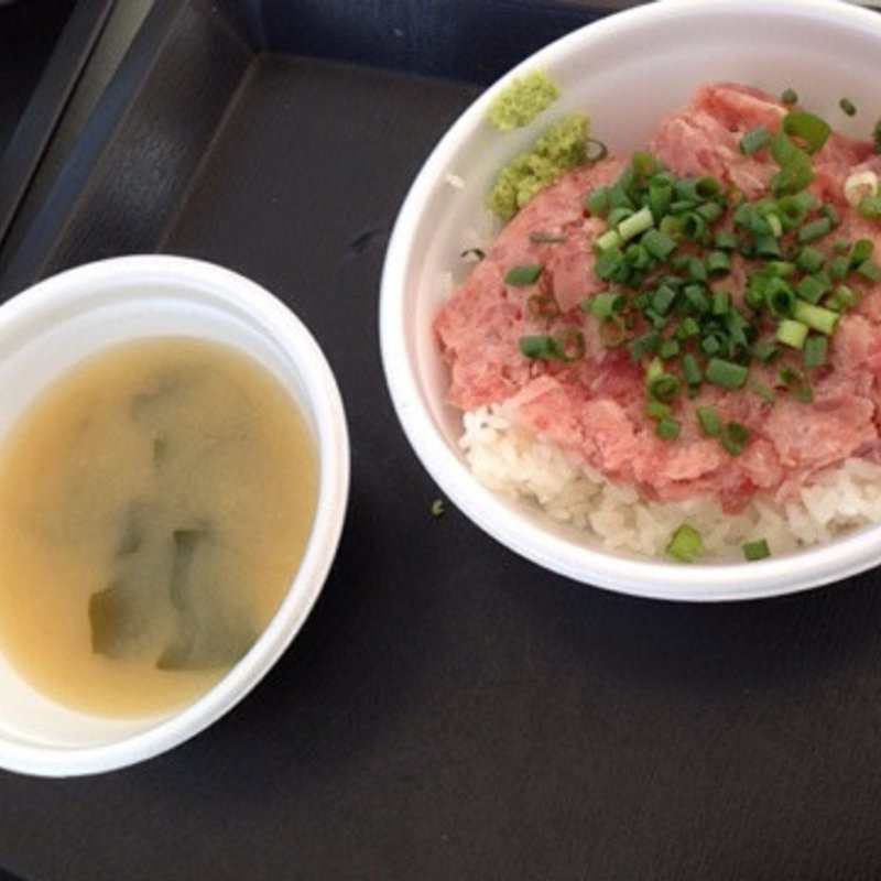 ネギトロ丼(漁業直営　どんぶりハウス)