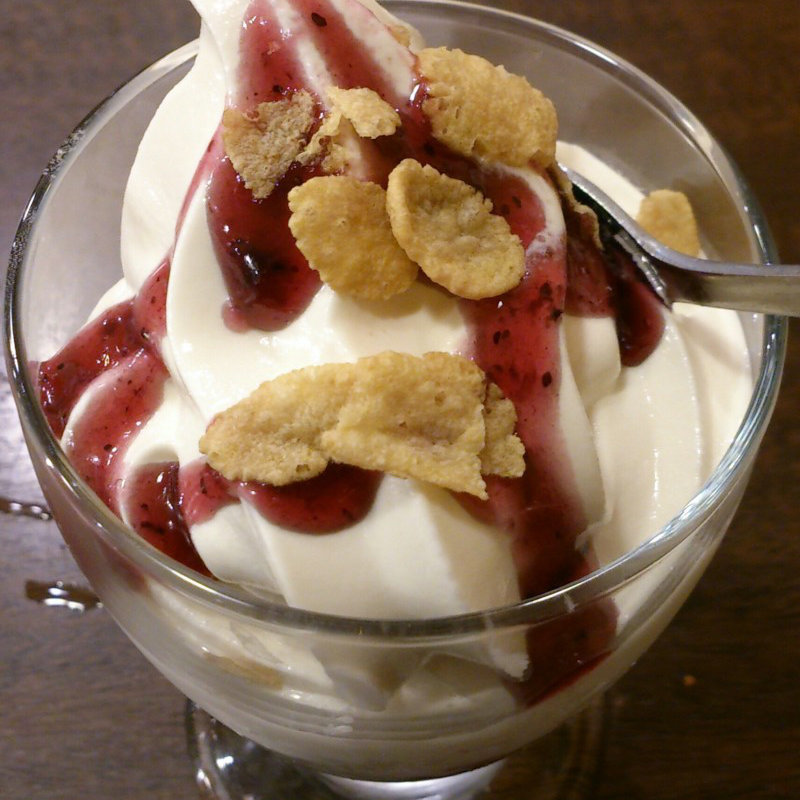 杏仁パフェ　(灯台ラーメン （とうだいらーめん）)