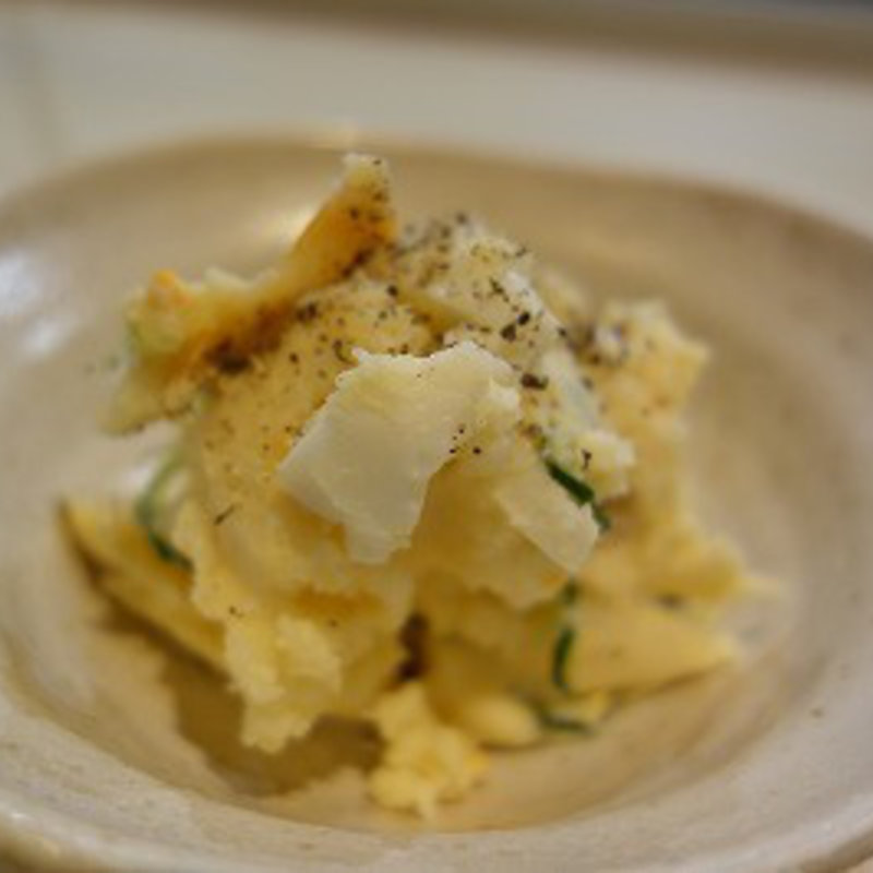 いぶりがっこ入りポテサラ(炙 （Aburi）)