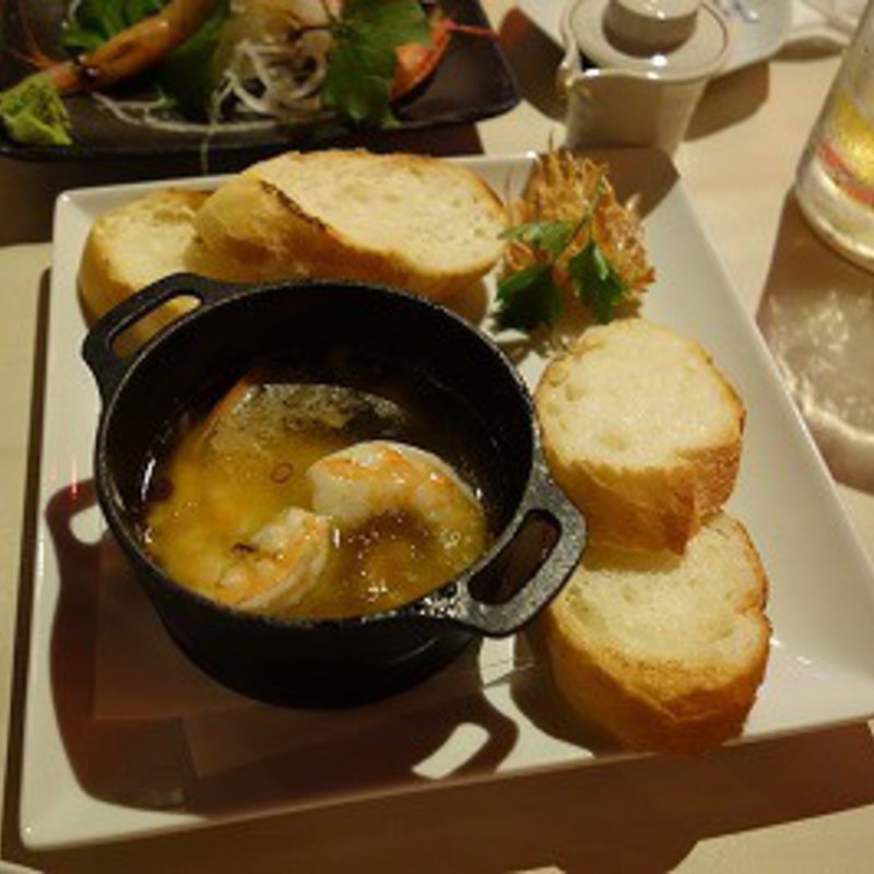 海老のアヒージョ(炙 （Aburi）)